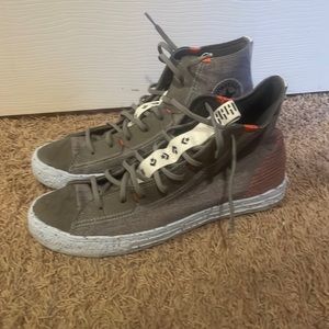 Chuck Taylor all star crater .. worn once .. shoe was too big for me.
